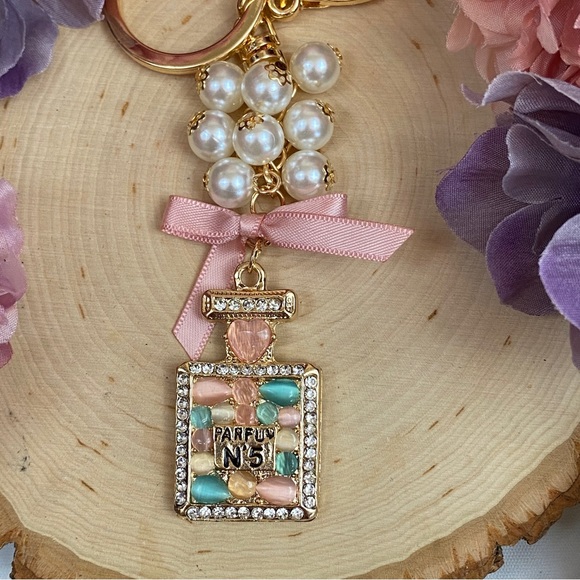 Chic Crystal Gemstone Perfume Bottle Keychain Charm - Picture 6 of 10